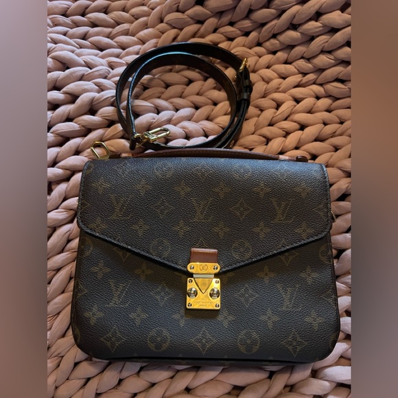 LV Pochette Métis - Picture 1 of 8
